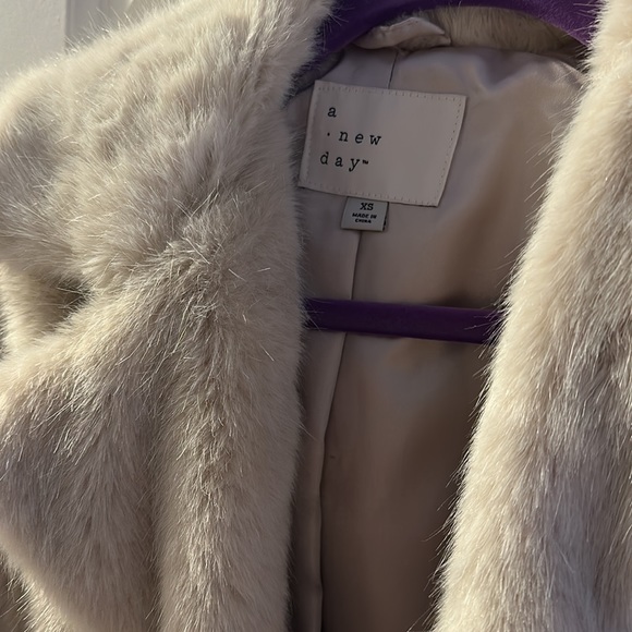 Lapel Faux Fur coat - Picture 2 of 3